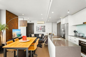 Elegant 1-Bed by Riverside Park & Amenities, Sydney